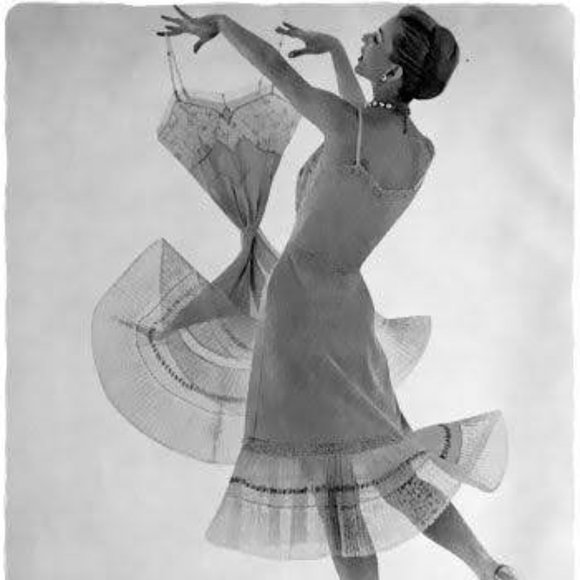 Vintage Cream and Green Chemise - Picture 12 of 15